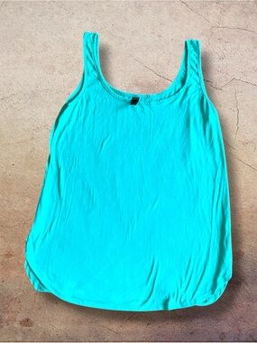 District Made Aqua Drapey Tank Size M